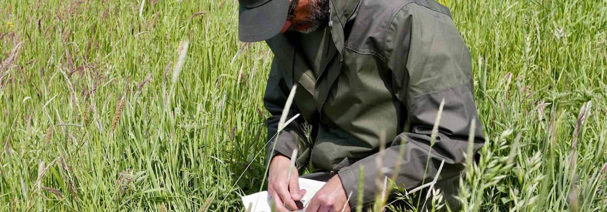 Ben je klaar voor avontuur? Doe mee aan onze workshop in Utrecht en leer navigeren met kaart en kompas! In een weelderig groene omgeving, midden in de natuur, ontdek je hoe je jezelf kunt oriënteren. Ideaal voor natuurliefhebbers en avonturiers!
