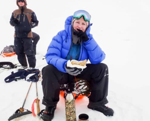 Pauze op de pulk in Zweeds Lapland op de Kungsleden