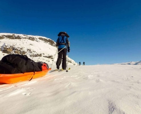 Pulk trekking op de Kungsleden Trail in Zweden