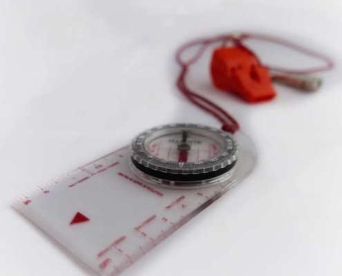 Navigating with a Suunto A-10 plate compass 10 Suunto Kompas A 10NH Navigating with a Suunto A-10 plate compass
