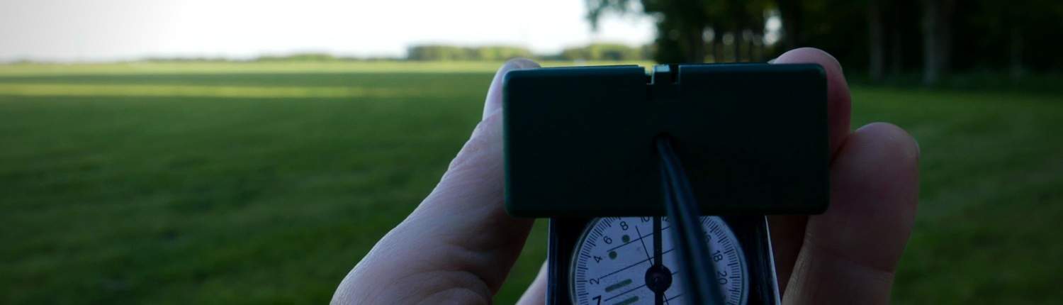 Een koers schieten met het kompas Arctic Adventure Zomer Tochten 5 Map & Compass Practice Hike