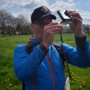 Kaart en kompas navigatie workshop Ontdek de avonturier in jezelf tijdens onze navigatieworkshop in Utrecht! Leer omgaan met kompas en kaart terwijl je door prachtige grasvelden vol gele bloemen wandelt. Sluit je aan bij onze enthousiaste groep en geloof een unieke ervaring. Boek nu jouw plekje!